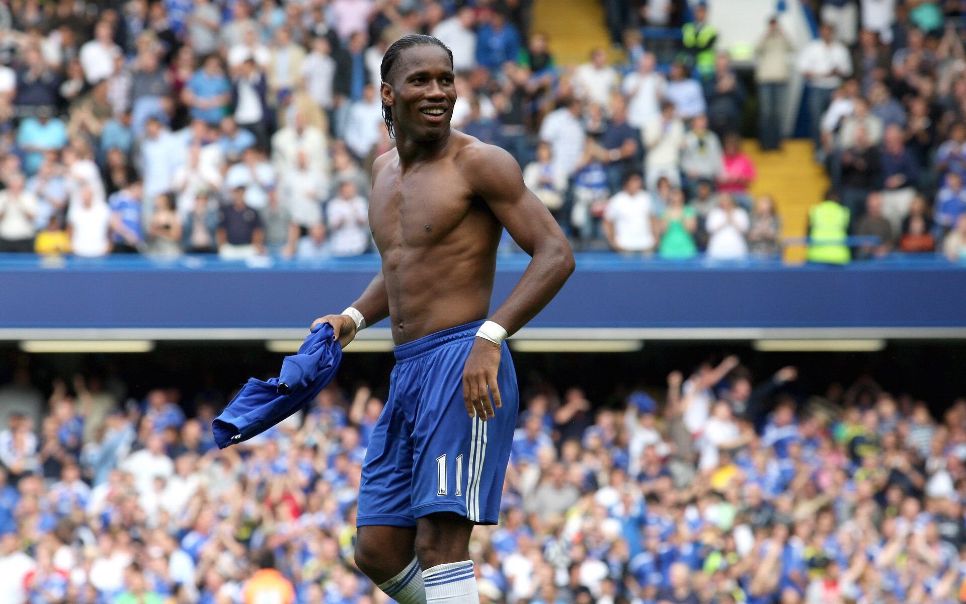 C罗换上新战靴完成帽子戏法，c罗所有帽子戏法